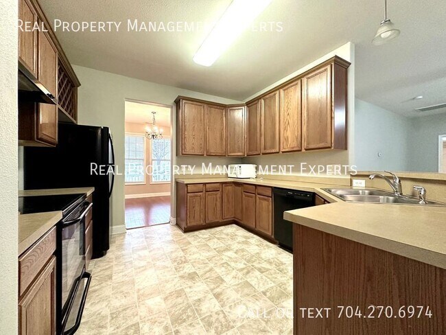 Building Photo - 9824 Coatbridge Dr
