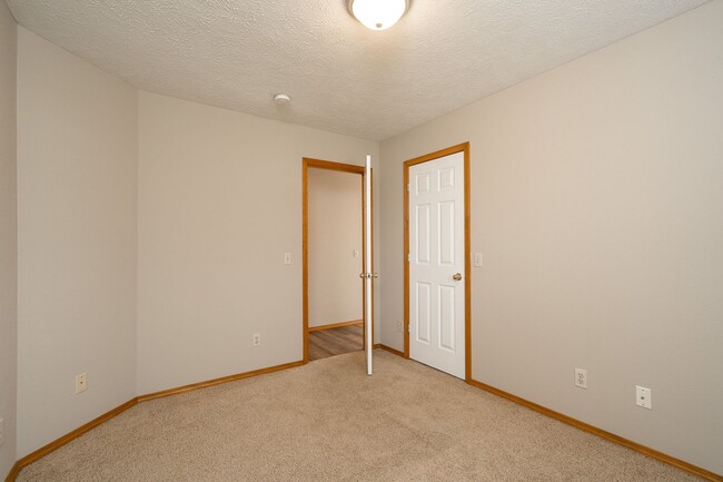 Building Photo - 322 S Dexter Ave