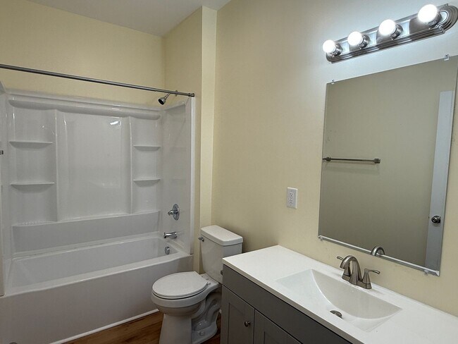 Building Photo - 7045 Somerset Springs Dr