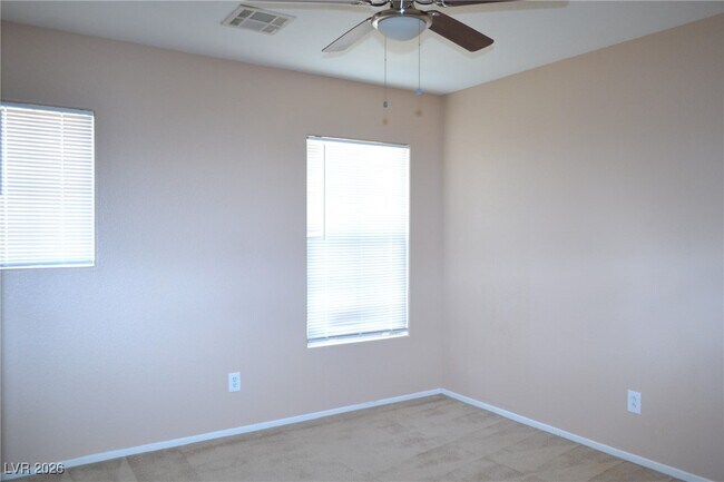 Building Photo - 520 Taunton St