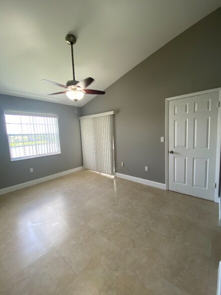 Building Photo - 2820 N Oakland Forest Dr