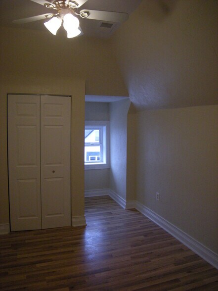 Building Photo - 244 S St Clair St