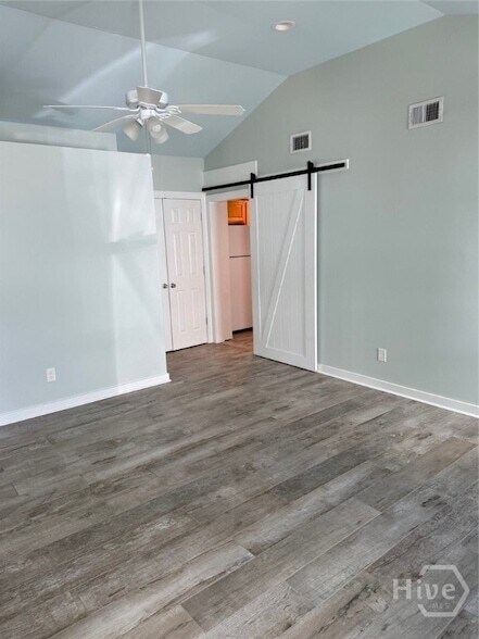 Building Photo - 6914 Johnny Mercer Blvd