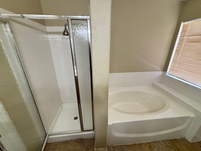 Building Photo - Gorgeous 4Bed/2Bath Home located in Sunris...