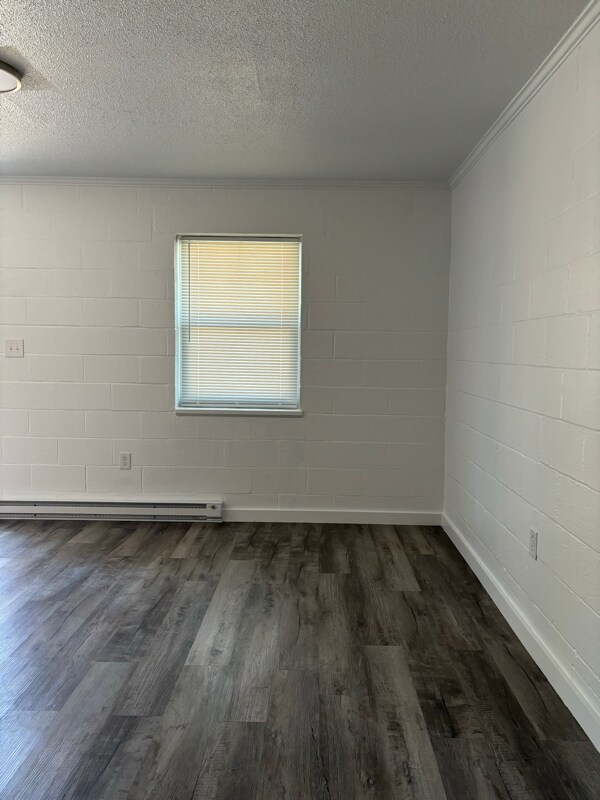 Building Photo - 601 N Main St