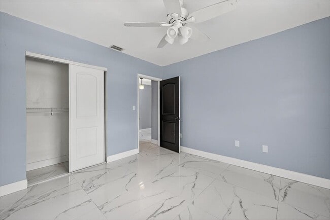 Building Photo - 15775 N Miami Ave