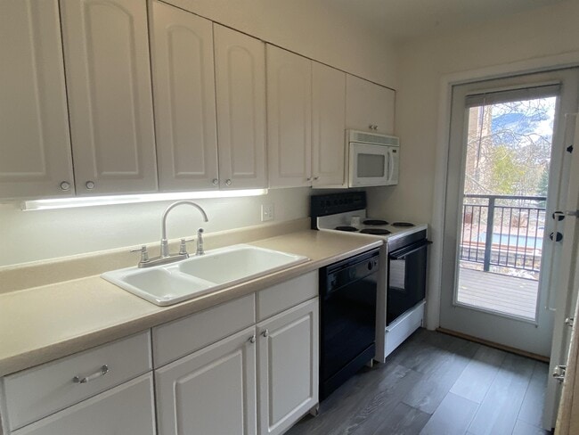 Building Photo - Breakaway West Condo1023 Lions Ridge Loop-122