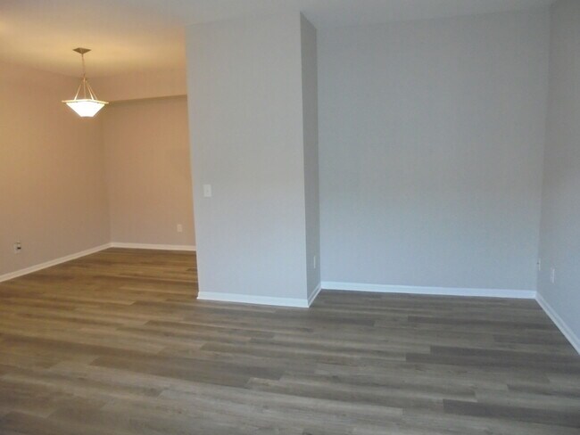 Building Photo - 1847 Grandview Pl