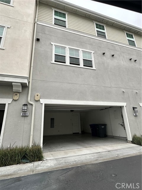 Building Photo - 6909 Magnolia Ave