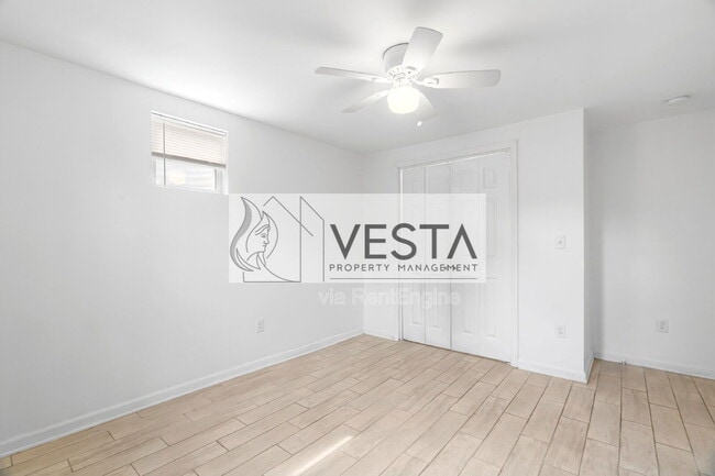 Building Photo - 131 Moody Ave