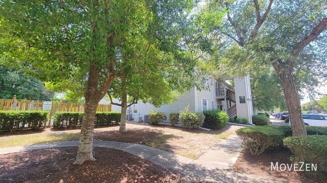 Building Photo - 729 Bragg Dr
