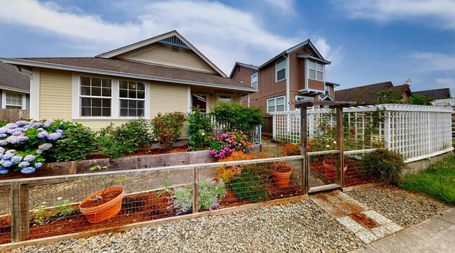 Building Photo - 2093 Tina Ct