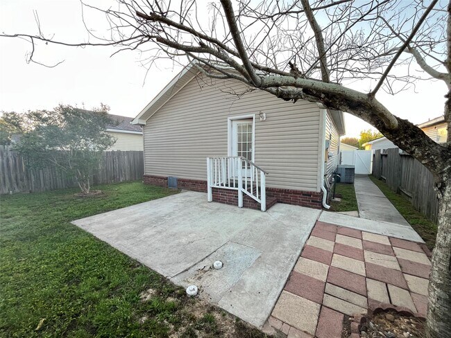 Building Photo - 10214 Berrybriar Ln