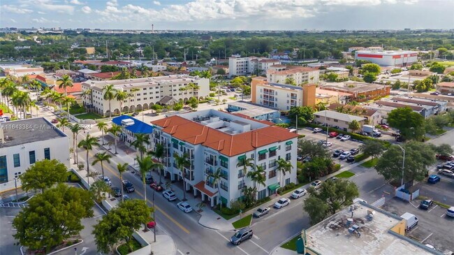 Building Photo - 650 Palm Ave