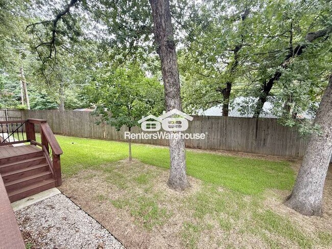 Building Photo - Beautiful home in well established neighbo...