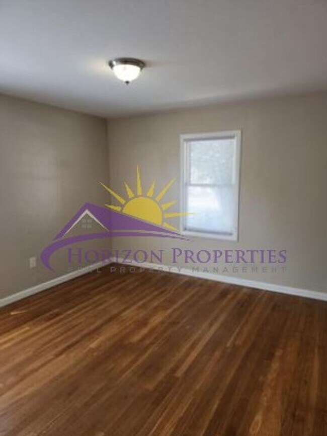 Building Photo - 4570 Orinda Way