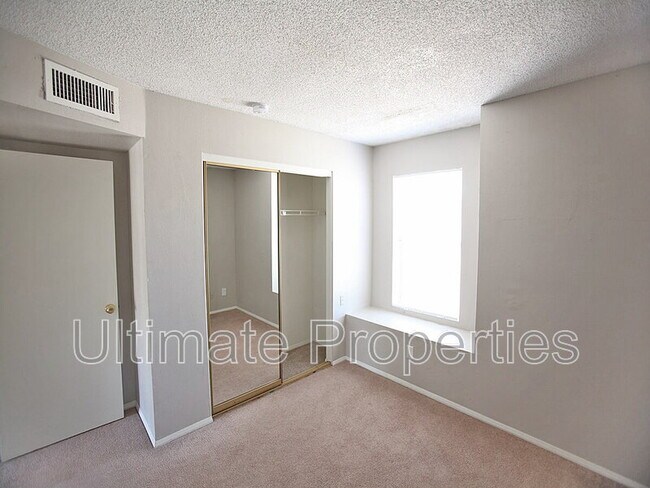 Building Photo - 7509 W San Juan Ave
