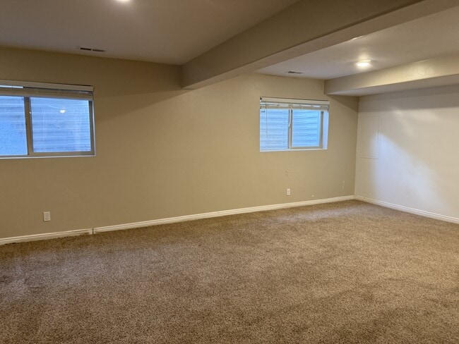Building Photo - 7691 Willow Walk Ln