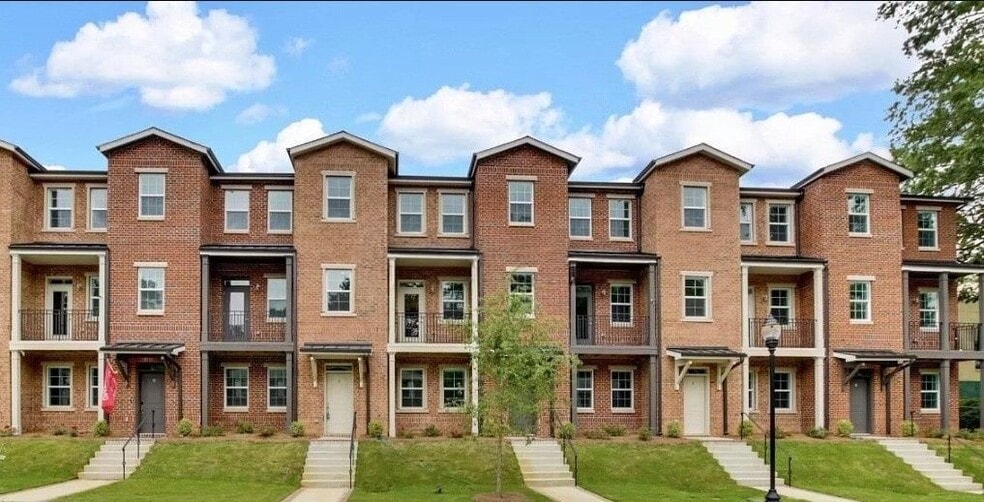Primary Photo - 1777 Temple Ave