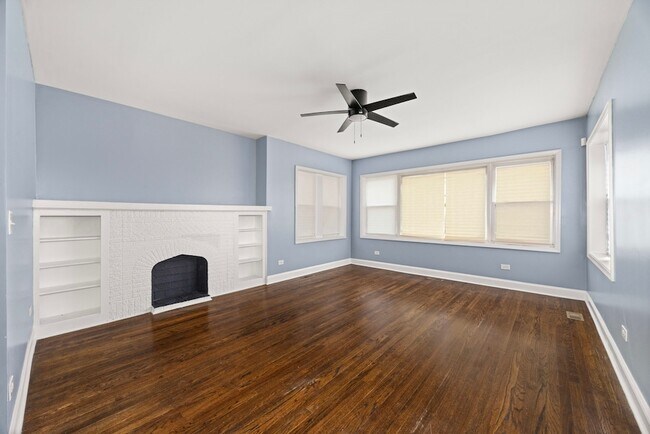 Building Photo - 8332 S May St