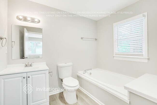 Building Photo - 2550 Greenwood Cir