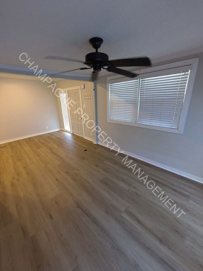 Building Photo - 3 Bedroom Home, conveniently located near UMKC!