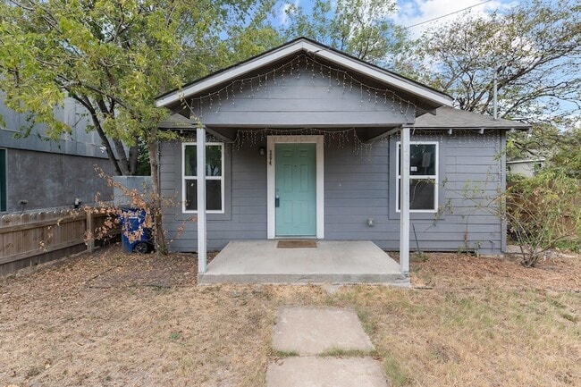 Building Photo - 204 Lessin Ln