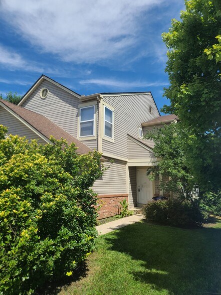 Primary Photo - 1774 Rock Creek Dr
