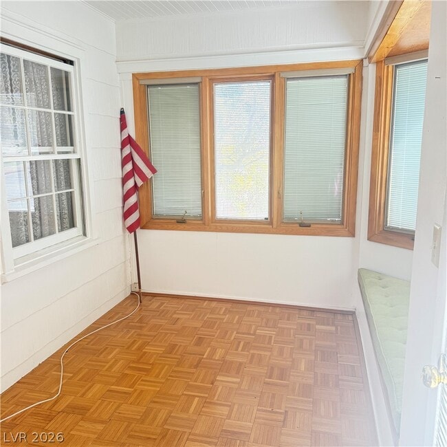 Building Photo - 504 Cherry St