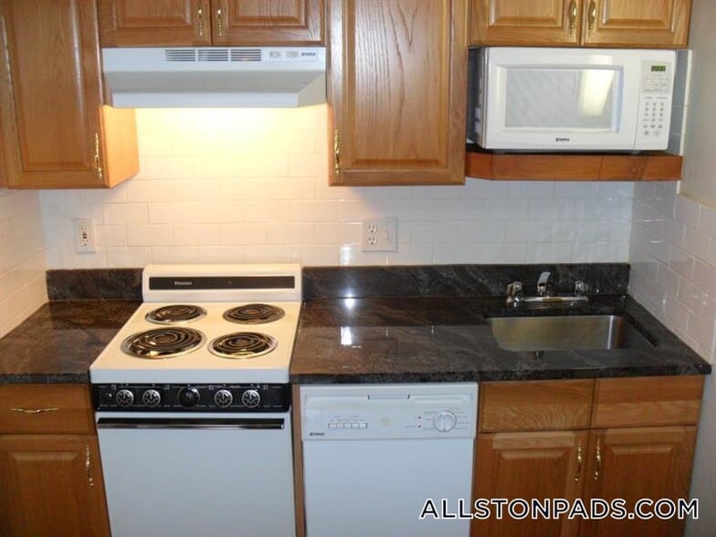 Building Photo - 1110 Commonwealth Ave