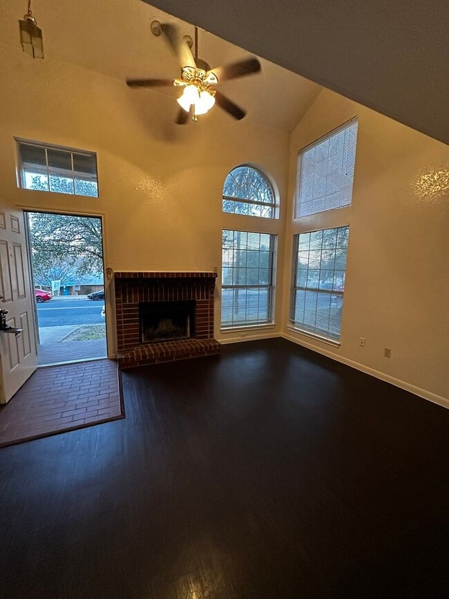 Building Photo - D.Schrager Properties3 (7213 Oak Meadow Dr)