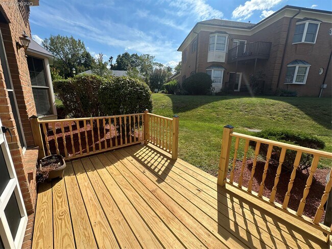 Building Photo - 133 High Point Cir