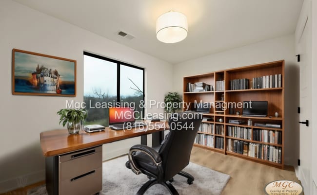 Building Photo - Spacious Duplex with Partially Finished Walkout Basement- Available in January!