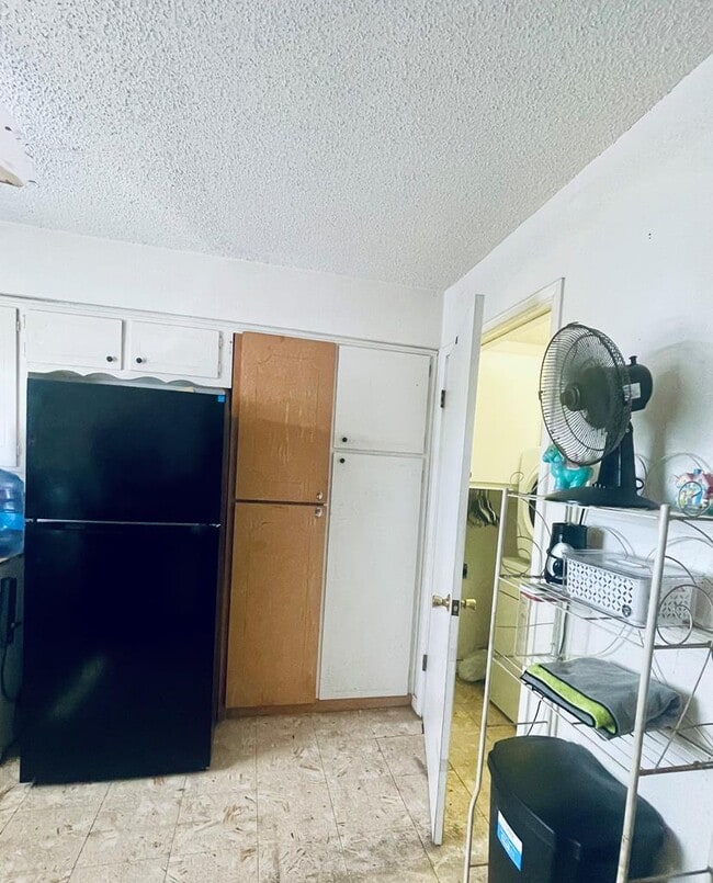 Building Photo - 1409 E 23rd St