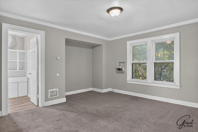 Building Photo - 13528 Ardmore St