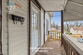 Building Photo - Private, Move in Ready 1 Bed 1 Bath!!