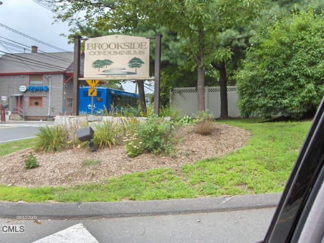 Building Photo - 7 Padanaram Rd