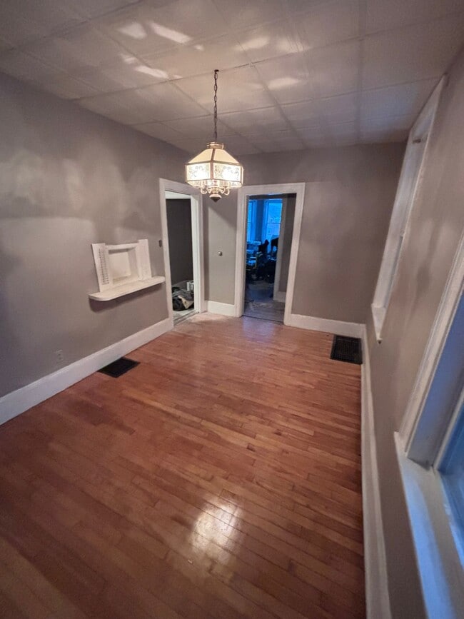 Building Photo - 6 Clachan Pl