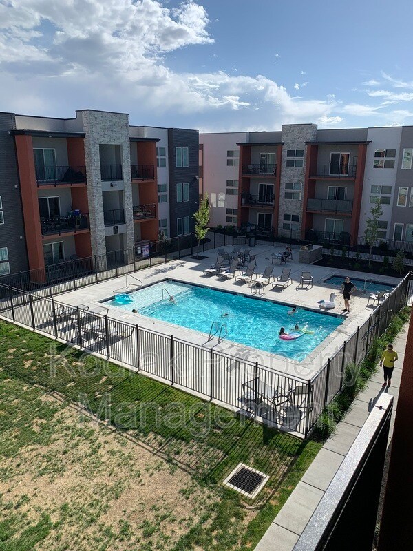 Building Photo - 875 S Depot St