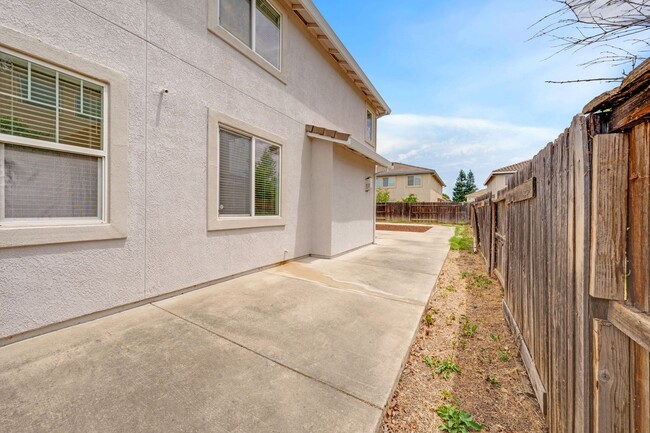 Building Photo - 8739 Whitehouse Rd