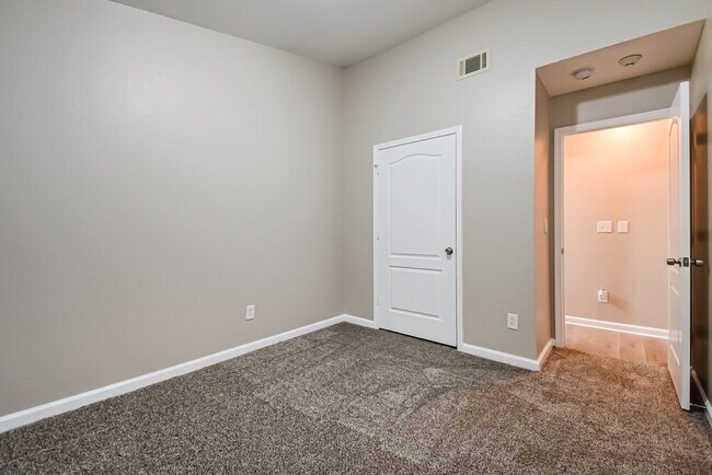 Building Photo - 2813 Windsor Forrest Ct