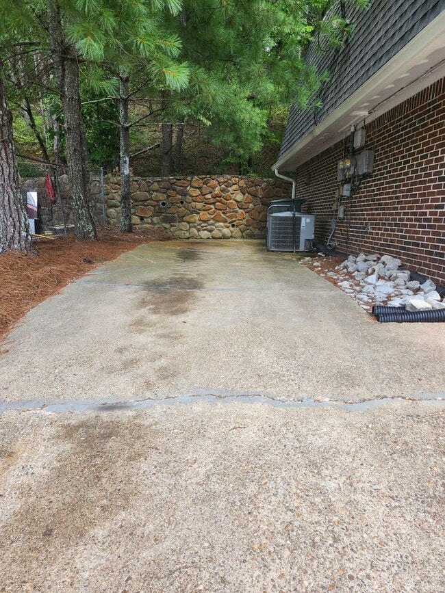 Building Photo - 5234 Donlyn Dr