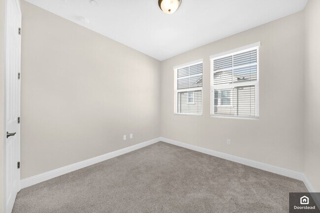 Building Photo - 3909 Portola Cmn