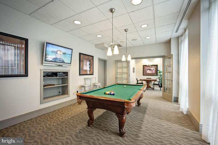 Building Photo - 880 N Pollard St