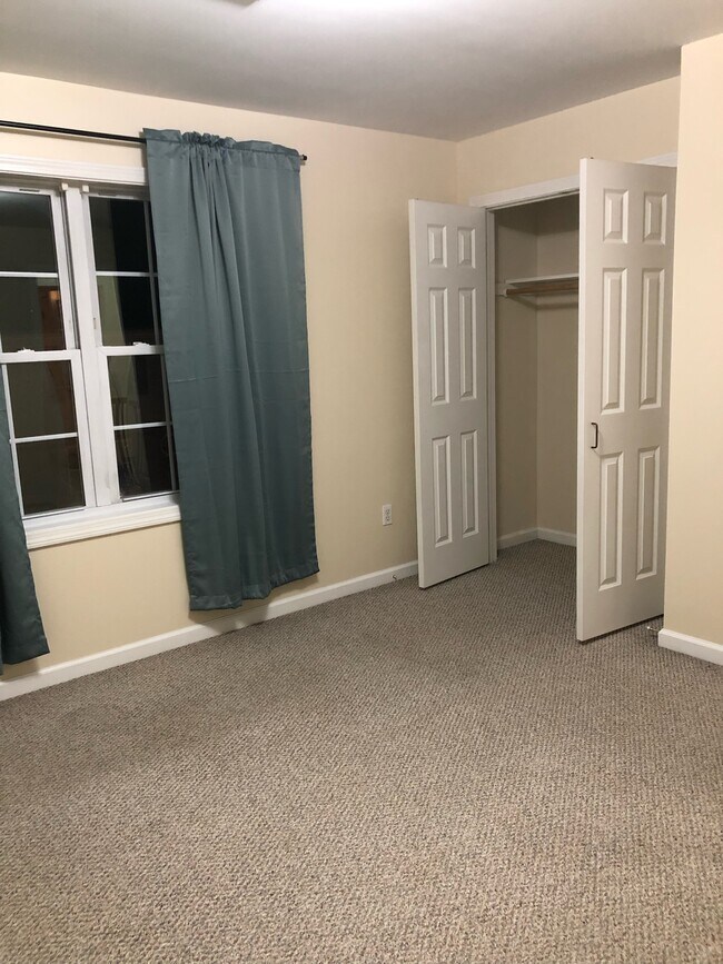 Spare Bedroom - 1536 Highland Ave