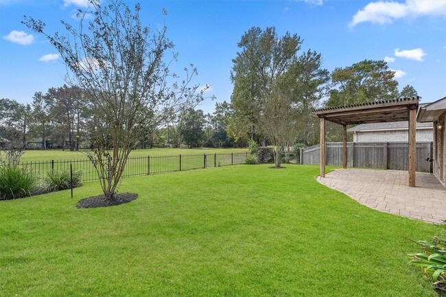 Building Photo - 20281 Southwood Oaks Dr