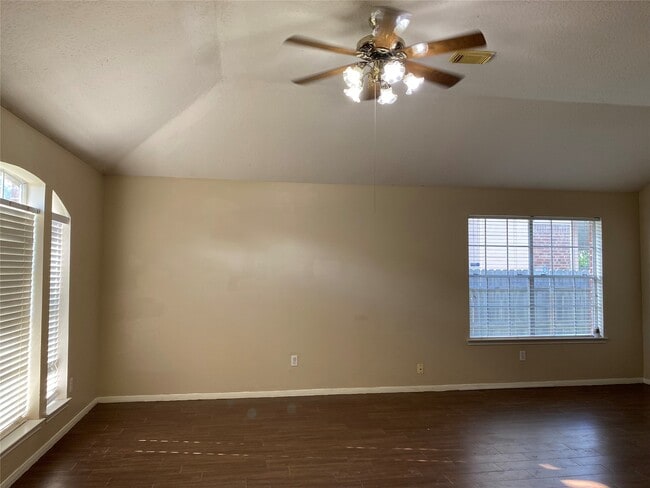 Building Photo - 4401 Egret Dr