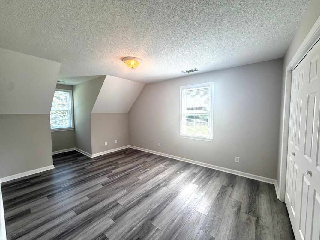 Building Photo - 3603 Ryans Bluff Dr