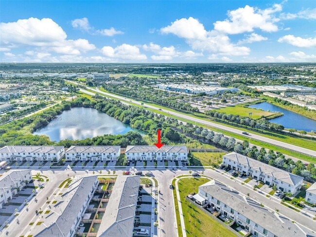 Building Photo - 1400 SE 6th Rd