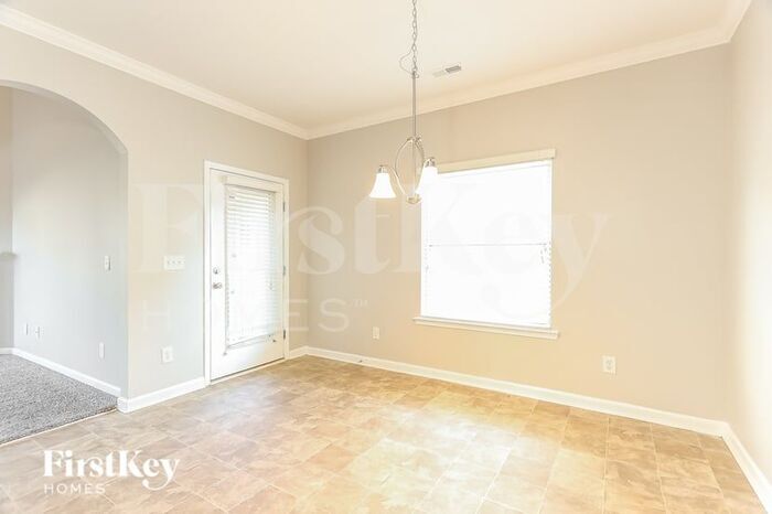 Building Photo - 1005 Bethpage Ln